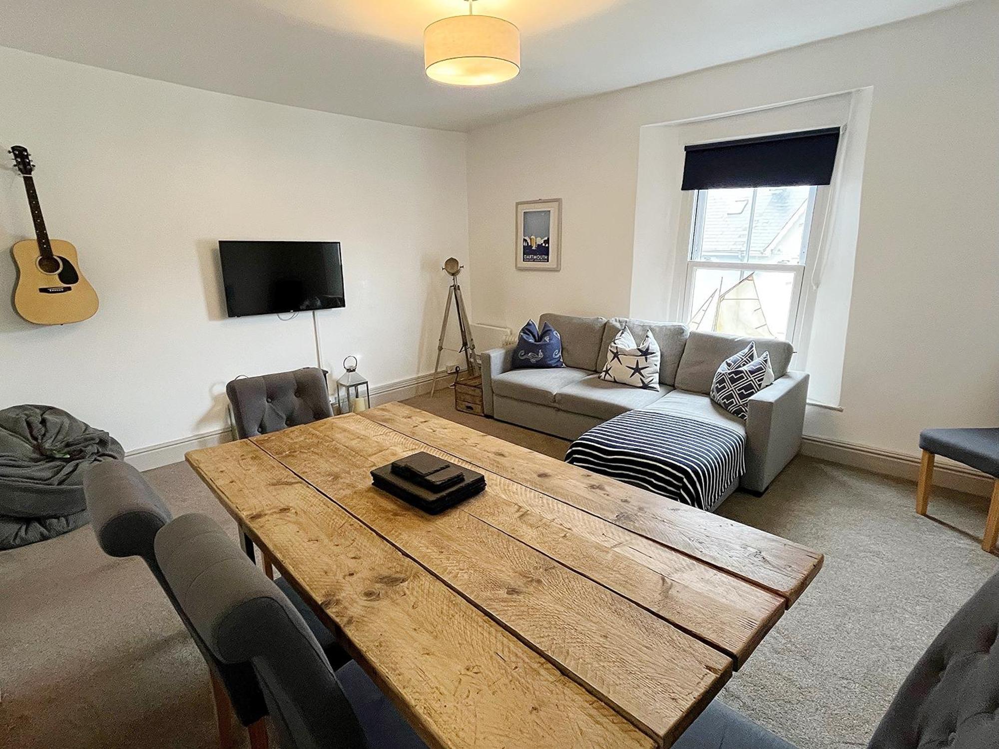 Nancie's Place - Town Center With Private Parking - A Traditional Georgian Private Duplex - Beautifully Refurbished - Two Bedrooms, Bathroom, Kitchen And Lounge Diner Appartement